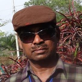 खाली है जिनका दामन वो हिसाब क्या देंगे सब सवाल ही गलत हैं फिर जवाब क्या देंगे हर तरफ़ हर जगह हर इक शरीक-ए-जुर्म है जो ख़ुद हैं बेपरदा तुम्हे नक़ाब क्या देंगे AGYAT