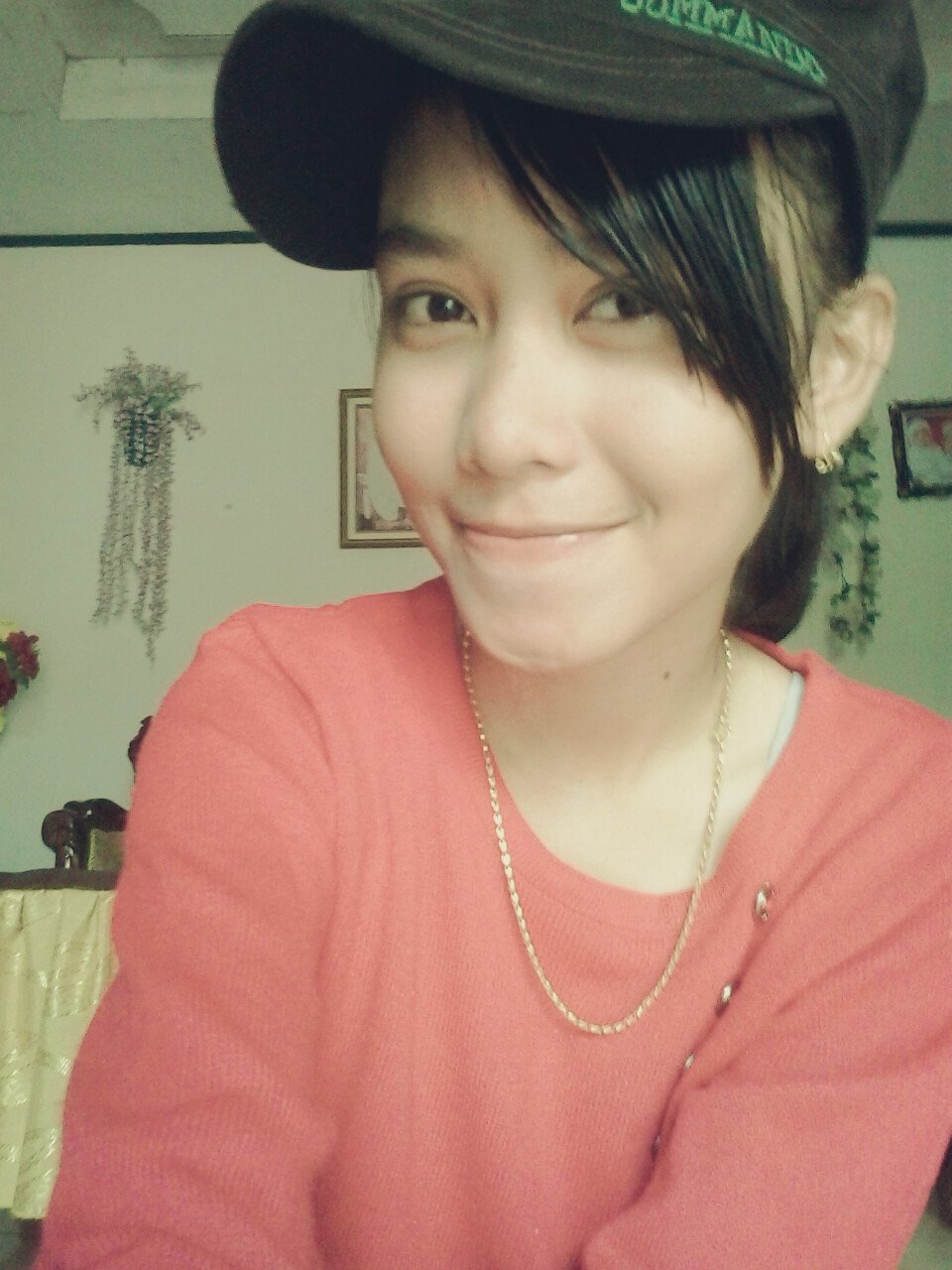 TTL : giri kencana,21 juni 1998
hobi : melukis,baca buku
sifat : manja,keras kepala,apa ynx q mw hrz d turuti dll