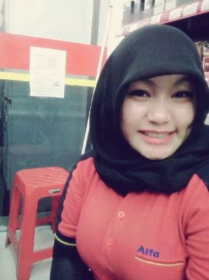 rizkyumi10's profile picture. 