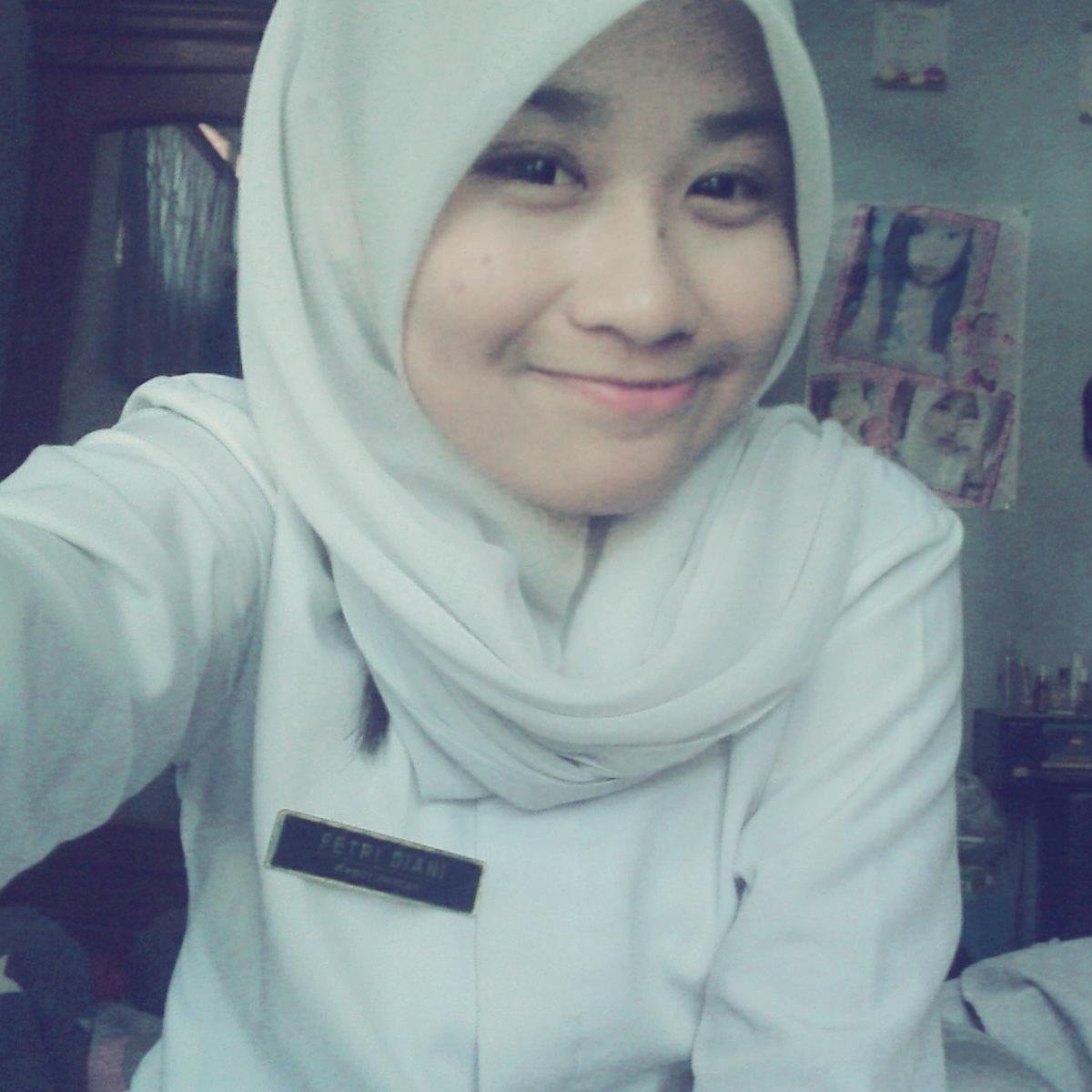 SMK YPIB MAJALENGKA :* // XII.7 KEPERAWATAN // 17 NOVEMBER 1997 // :) *FETRI DIANI* :* :* *