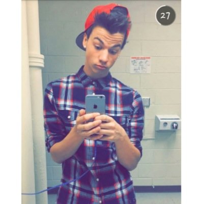 @mattsforeign give you a free follow, now go follow her, be active and ilysm (:
