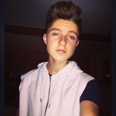GO FOLLOW @caitjadexx I FOLLOW BACK X