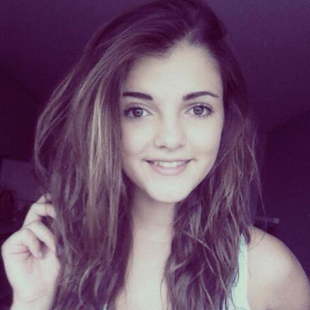 mihaela427's profile picture. 3 3