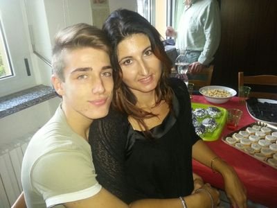 laurahtao's profile picture. 