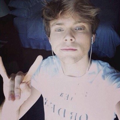 please follow @surpriselrh bc ily so much and fb