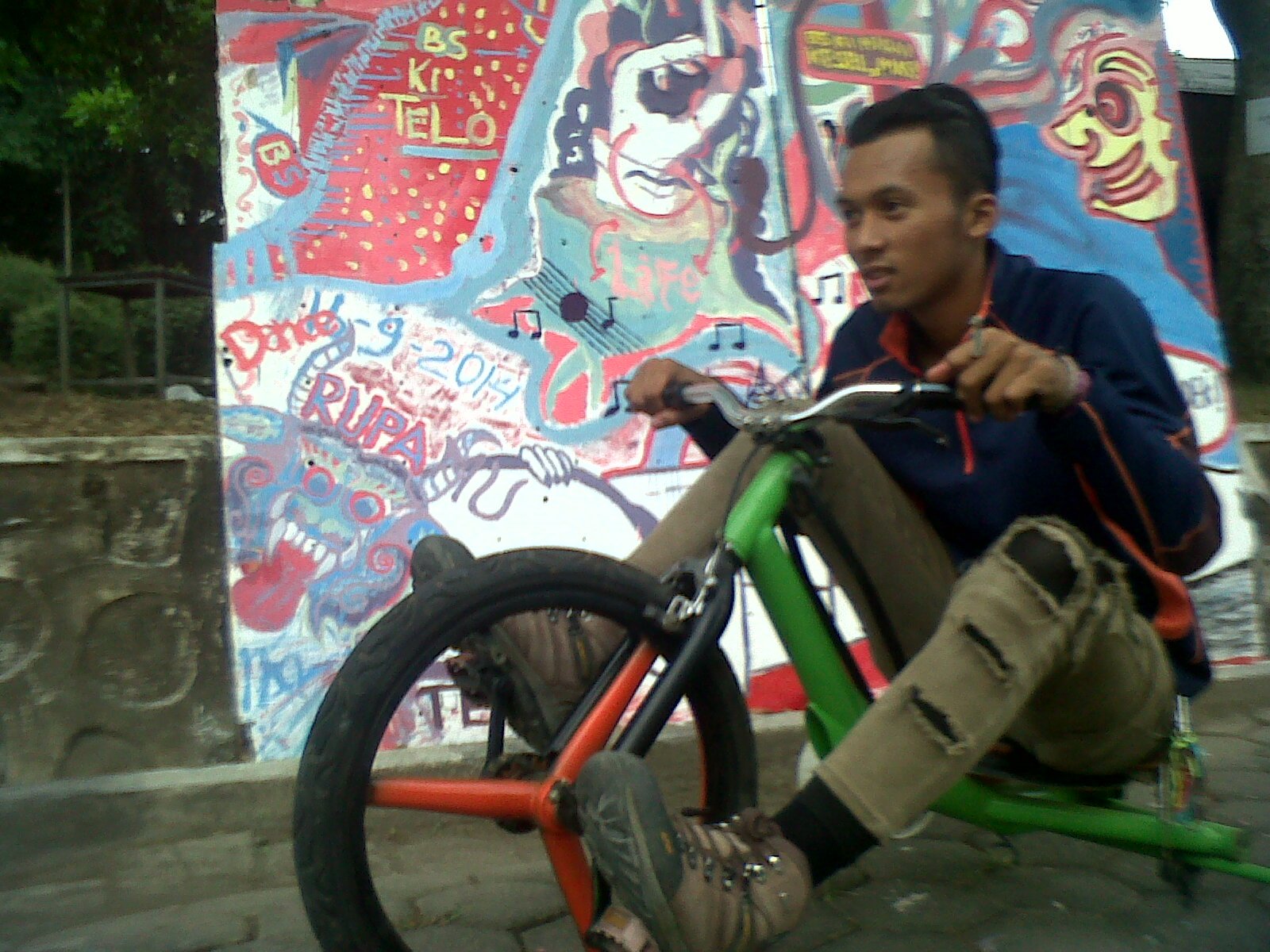 GundrunkkCsix's profile picture. bermimpi menjelajahi dunia, mimpi yang membawa kita semua menikmati indahnya dunia, mimpi itu awal dari cita cita ,