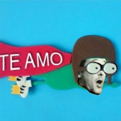 Soy vuestro héroe total.