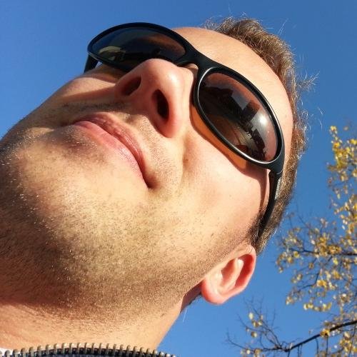 senior frontend developer at https://t.co/KSd6acFfUa AG • passionate about @vuejs, @AngularJS, @reactjs and Javascript in general • loves traveling and cooking