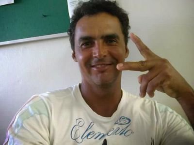 sou muito bem casado e amo curtir vida. por isso quem for feliz me siga e nâo se arrependera.