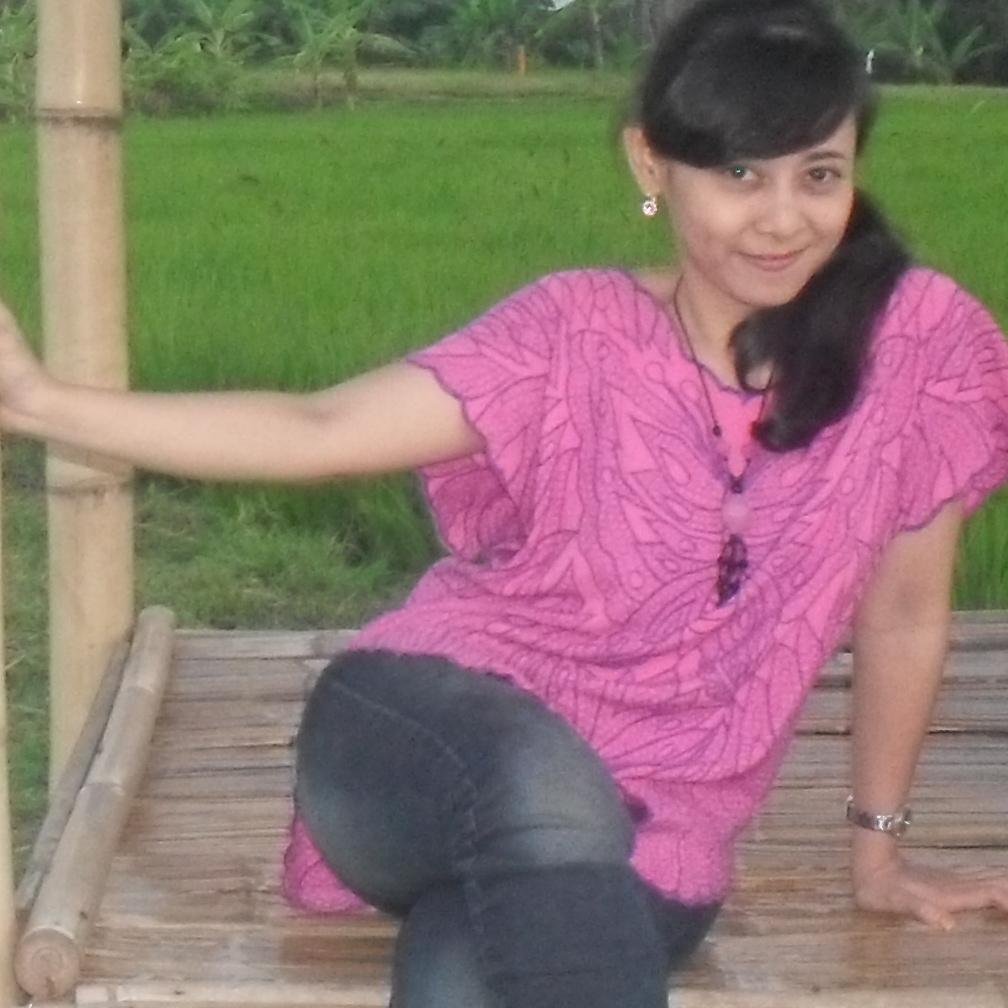 cahyatiananda's profile picture. Aku miskin secara materi, tapi aku berusaha kaya hati dan rendah diri ;)