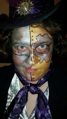 Fav Actors~ Anthony Starke and John Hoffman! CC #251 go Casey James! Member of the BLA yay Blake Lewis! Alice In Wonderland!