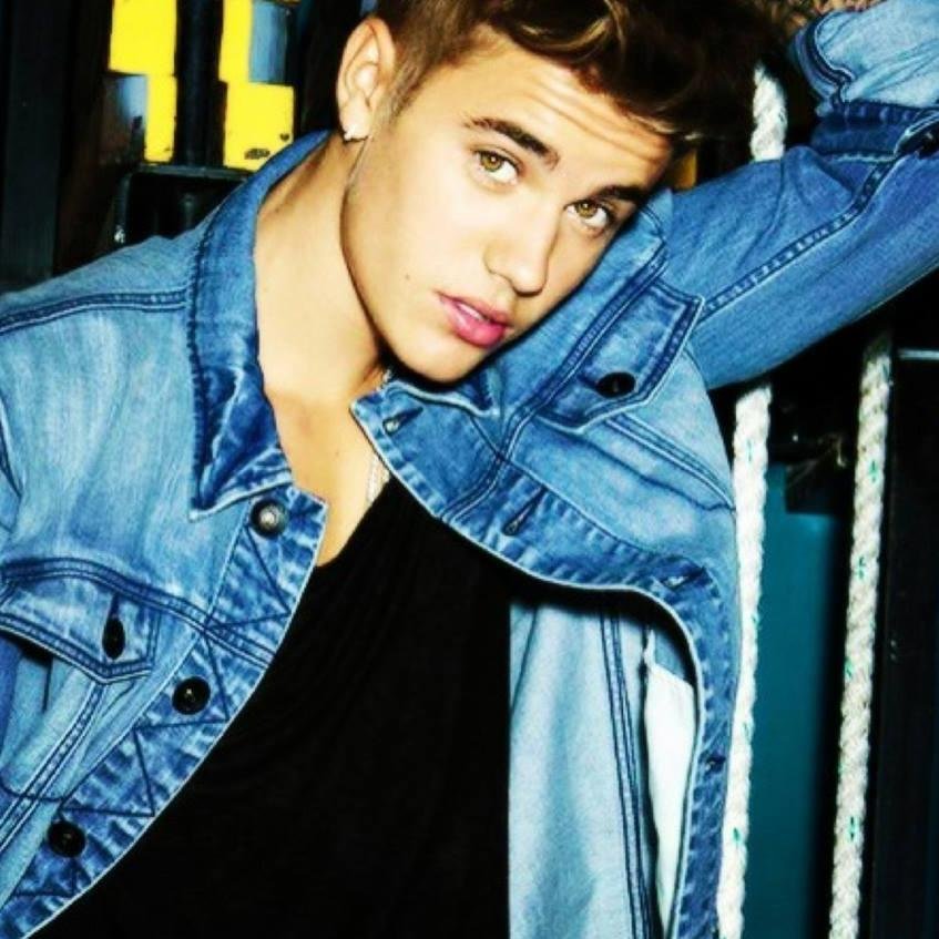 gosto de assistir series,e amo ouvir musica pop principalmente ouvir justin bieber
