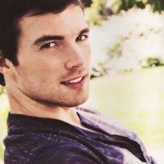 EzraPLLRPG's profile picture. Professeur à Rosewood.