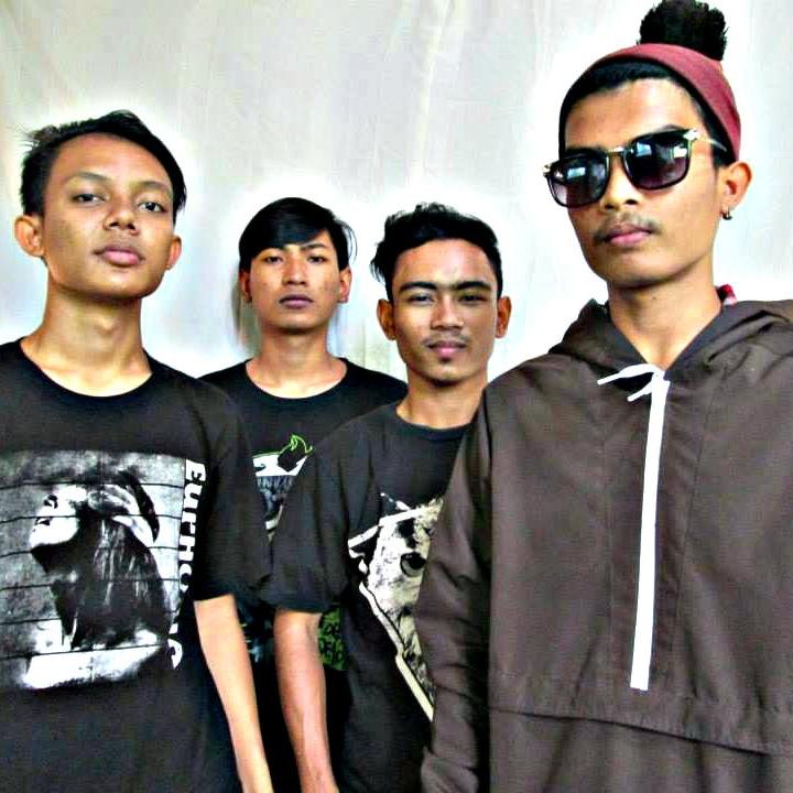 Indonesian Deathcore | Trops : @Hamdaniuben - @OkiiHafiza - @IRgiLucker - @Rico_litha             CP:3259509B