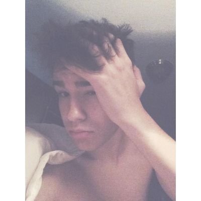 follow @KlTTENSIDES if you're not already, thanks babe you're perf