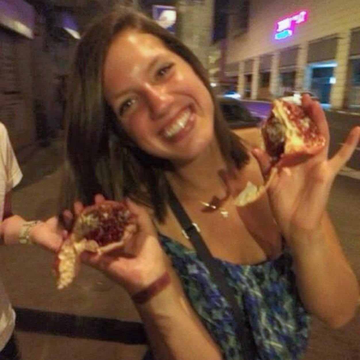 Enjoys animals, books, pajamas, and cereal. ΠΒΦ, isu