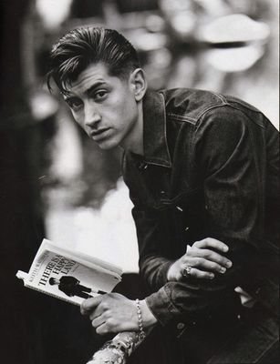 If you want to see more Alex Turner photos just follow.