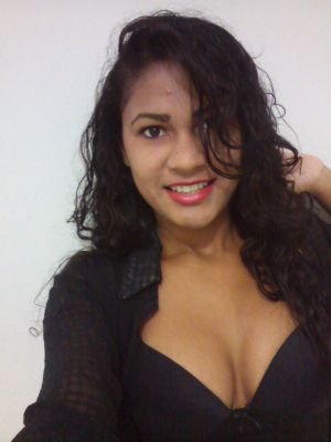 felicidade tem nome:Deus,familia,amigos^^