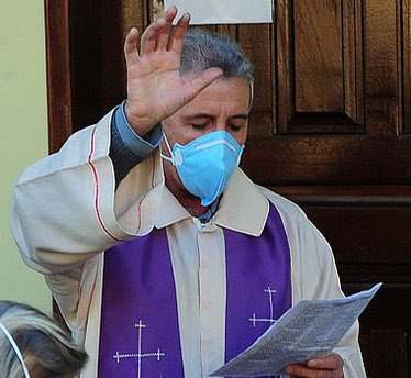 confissões, casamentos, batizados e exorcismos