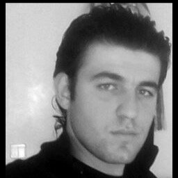 efsaneler bazen kaybolur günü geldiğinde kendisini hatirlatmasini bilir.

instagram: ayhan_ceran