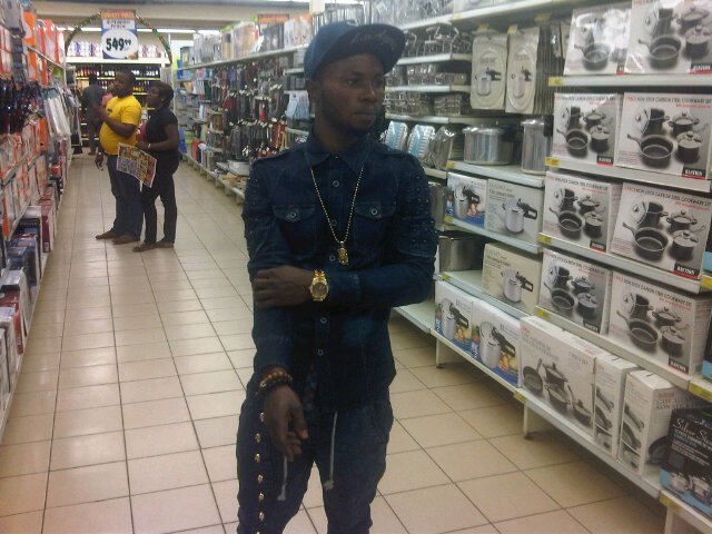 I'm an upcoming artist with a big dream#catch me if u can#