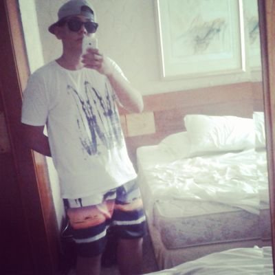 feliz ou não,a lei da vida é seguir em frente,com a cabeça erguida