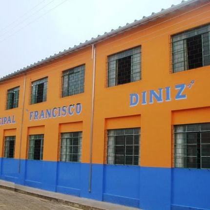 Perfil oficial no Twitter da Escola Municipal Francisco Diniz, em Luminárias-MG.