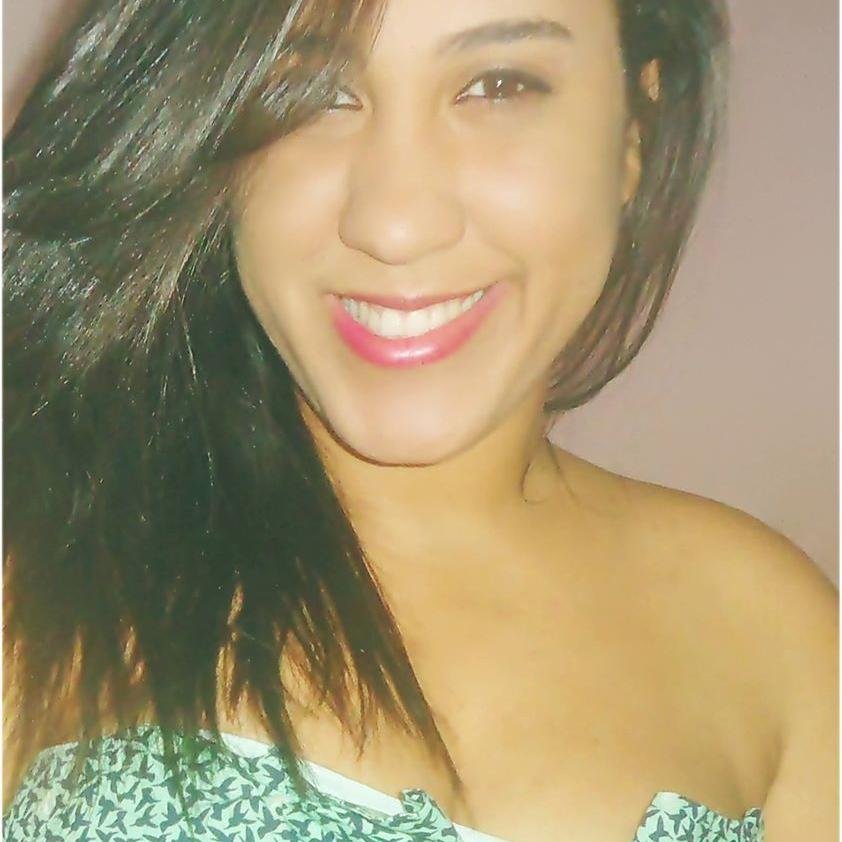 Tenha a mais legítima das ambições:ambicione ser Feliz!  Cristã protestante,Assembleia de Deus,simples e que ama a Deus acima de tudo.