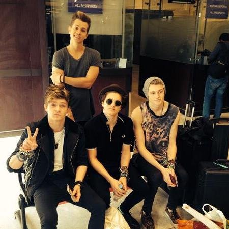 Basically a #Harmonizer #VAMPETTE #5SOS #Directioner #JCat #ShawnMendes and we are going to take over the world.