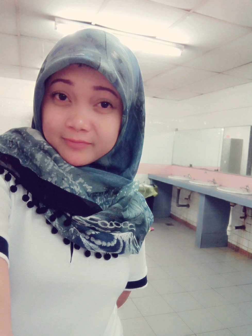 f571dd7984614b8's profile picture. 