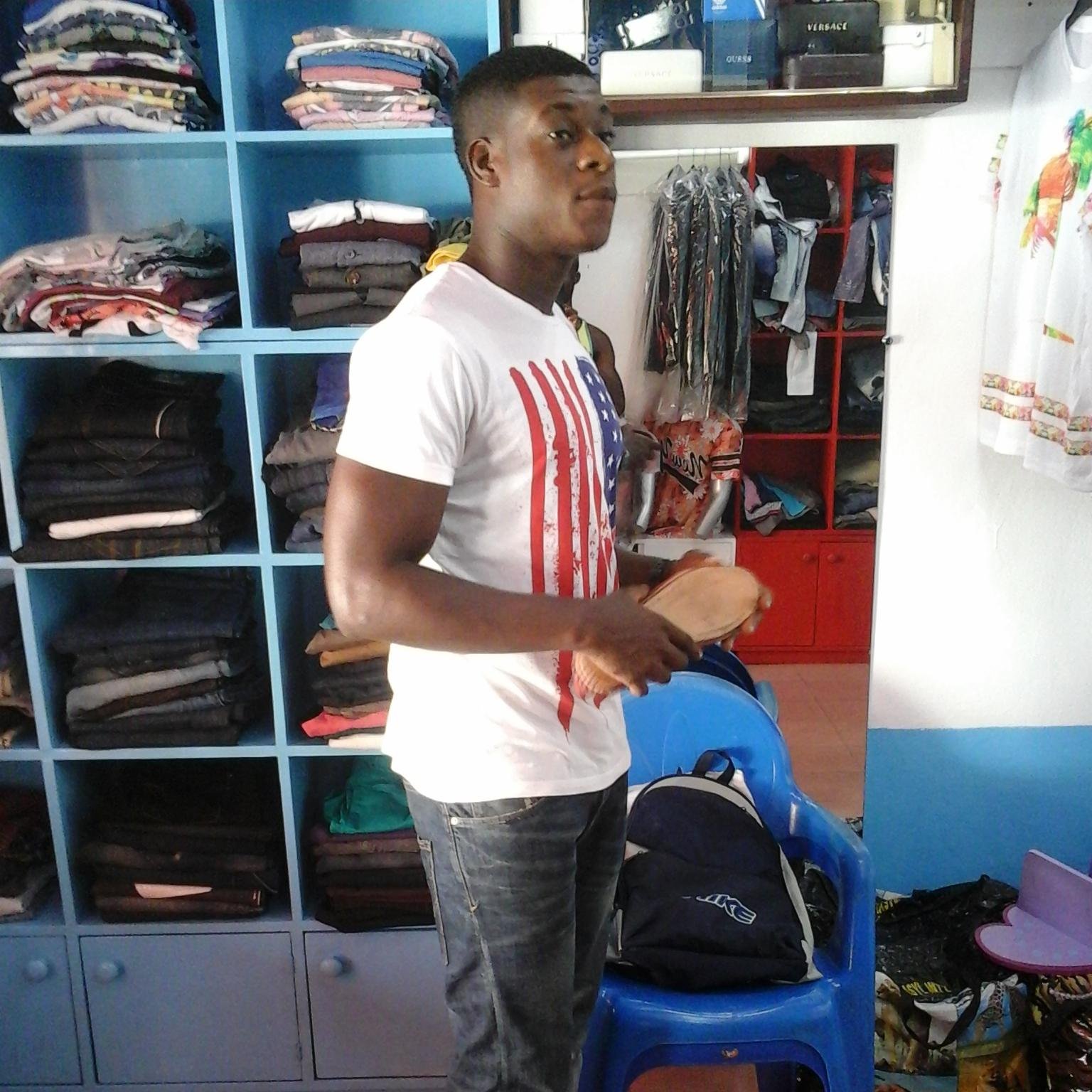 ElloRomo's profile picture. 