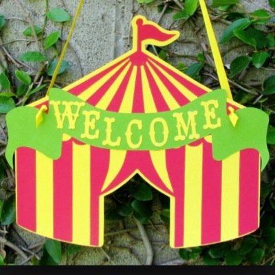 madetolastretro's profile picture. 