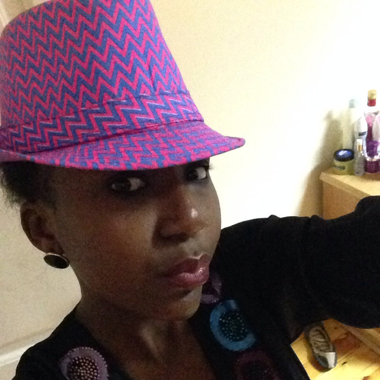 Simple. Hate liars nd hypocrites..! Luv ma heich dee. Skype:xhiey-kookie. #mum nd dad's lil princess. Proudly mouslimerh#
