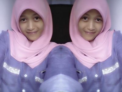 RohmahWA's profile picture. Be your self! ┌(˘⌣˘)ʃ