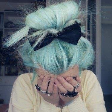 amagercekte's profile picture. Gidenlerden bir tek seni bana ekledim.