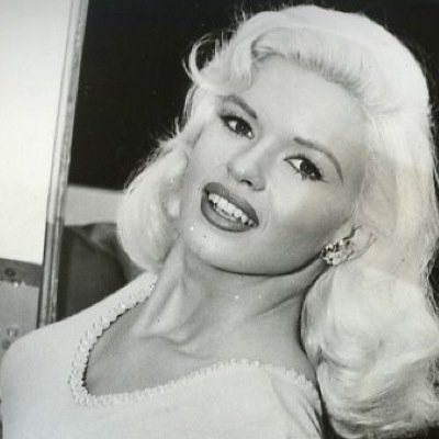 actress and pin up girl fabulous livin life on the fab lane sassy personal:@marriedtovalli  @thepizzaweave
