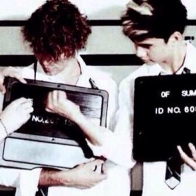 5sos are the bomb digity
