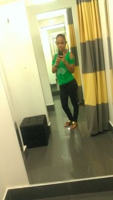 I am fun, I like music, I enjoy spending time with my friends, and I love my mom and god!! mojito piscina jacuzzy