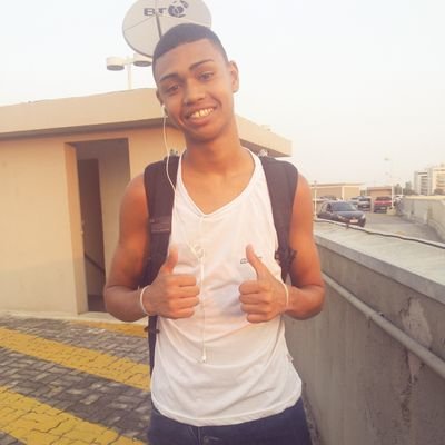 Hoje eu so quero q o dia termine bem✌✌✌