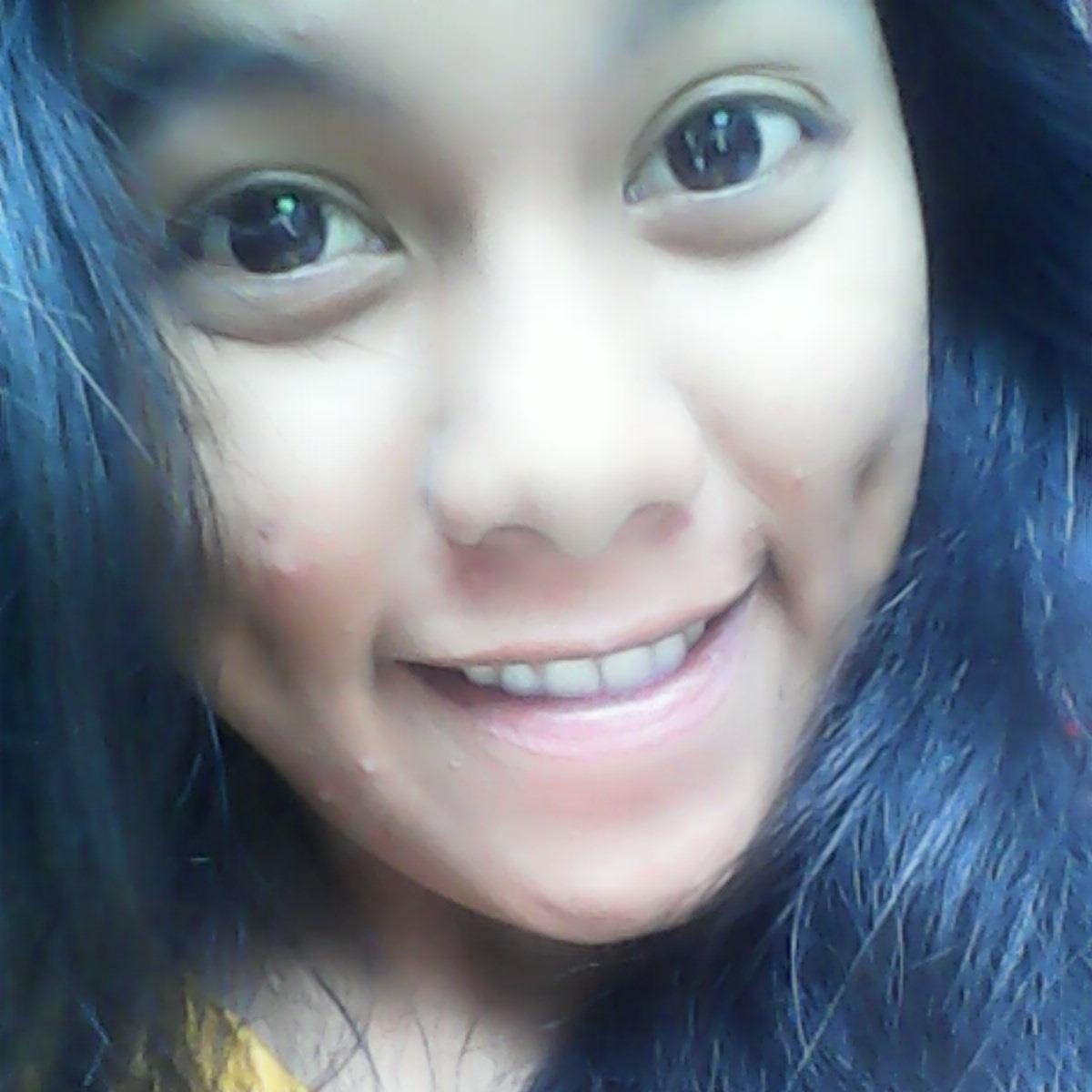 thika_widiya's profile picture. jijik:o