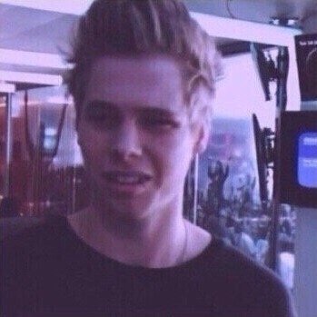 he makes cute funny faces // @httprhiannon