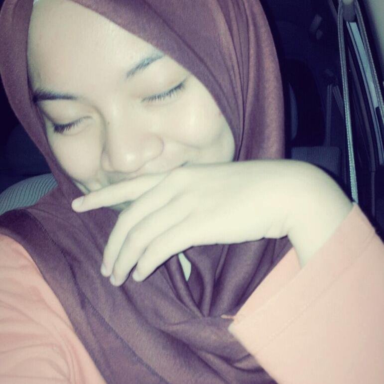 I know what I do. Don't know my story don't judge it. Follow me and mention me if you want me to follow you back! :) Wechat:mariahzaludin