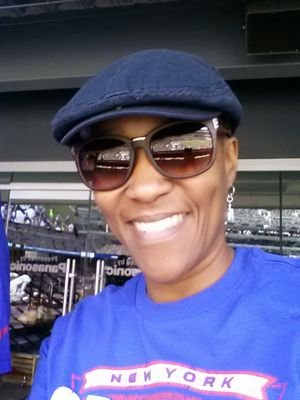 ariana_meme's profile picture. 