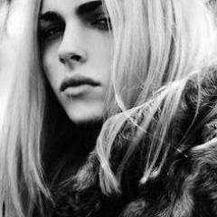 Gone from Jotunheim, i found myself in a small Midgardian town and then @azassyel found me
