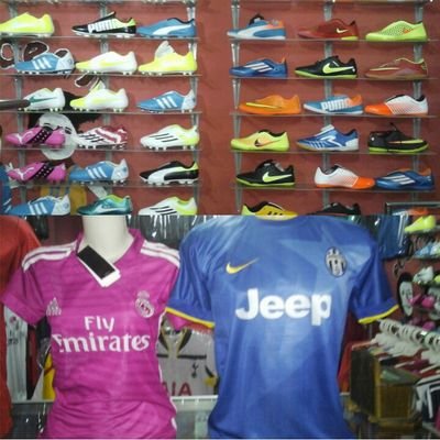 Menjual berbagai macam perlengkapan olahraga . Yg berminat silahkan hubungi 085725603455