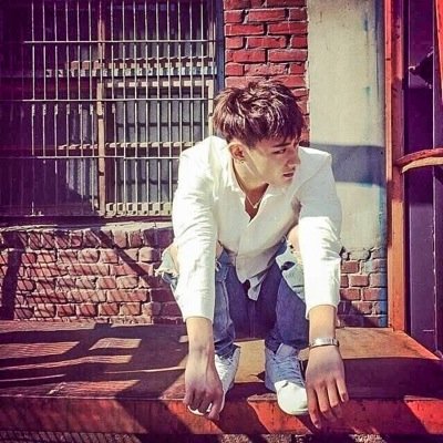 ถึงพี่จะไม่หล่อแต่ก็จนหัวใจมันล้นด้วยรักเทอ