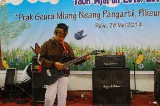 TTL = Sukabumi , 13 Okt 1999 | Skolah = SmpN 15 Kota sukabumi |
