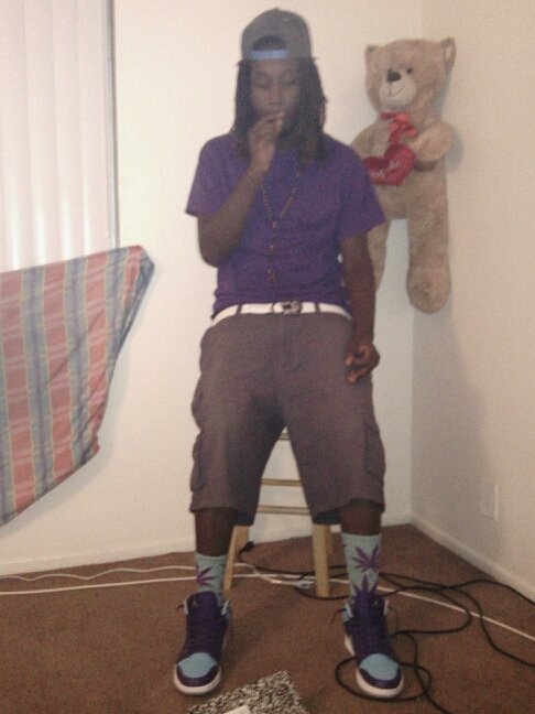 Yo Ima Cool Loud Smoking Nigga,I Get Money, Im From GI Stationed in Az Currently #40Boyz #ESPN #GangGang!
