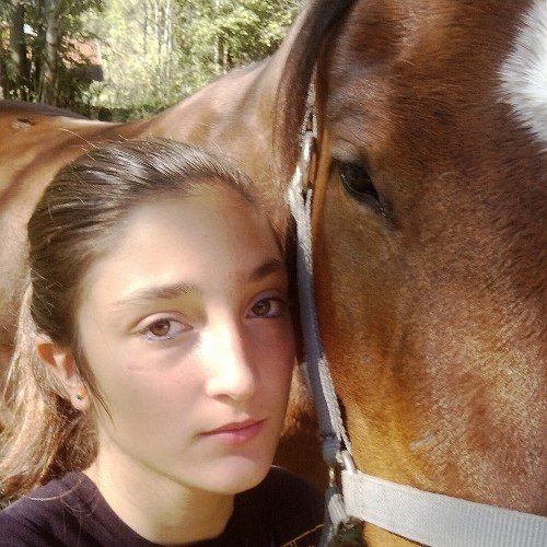 Ciao sono Yuma. Ho 16 anni vivo a Forni Avoltri. Mi piace la birra , e soprattutto amo i cavalli. Il mio cavallo si chiama Ray. Faccio Strep Dance e Hip-Hop.