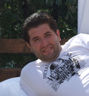 sigheti's profile picture. Dezvoltarea afacerilor si voluntariat (CSR & antreprenoriat). In rest: distractie, muzica, masini, calatorii, tehnologie, blogging, feedback, si altele.